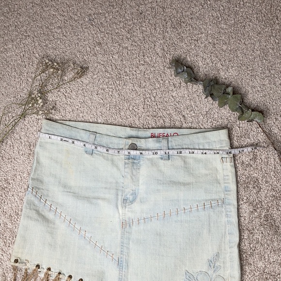 Buffalo David Bitton Mini Skirt | Size 28 - Picture 3 of 11